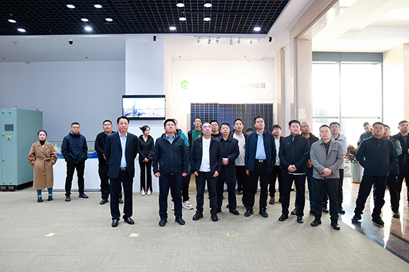 鄂托克旗新能源产业高质量发展专题培训班学员参观大全-01.jpg